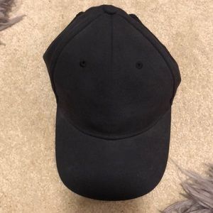 Lululemon black baseball cap